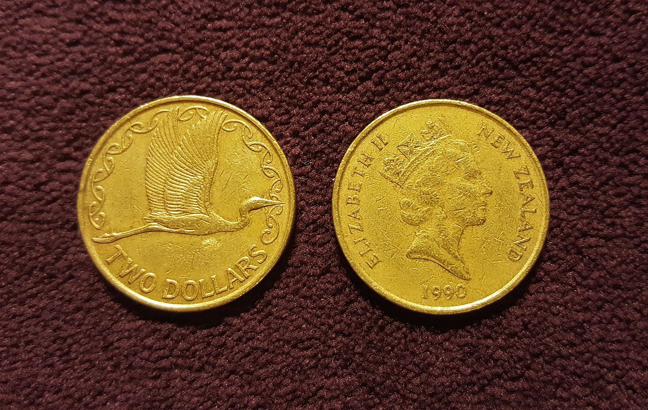 How to invest in tokenized gold safely? - HourlyMail24