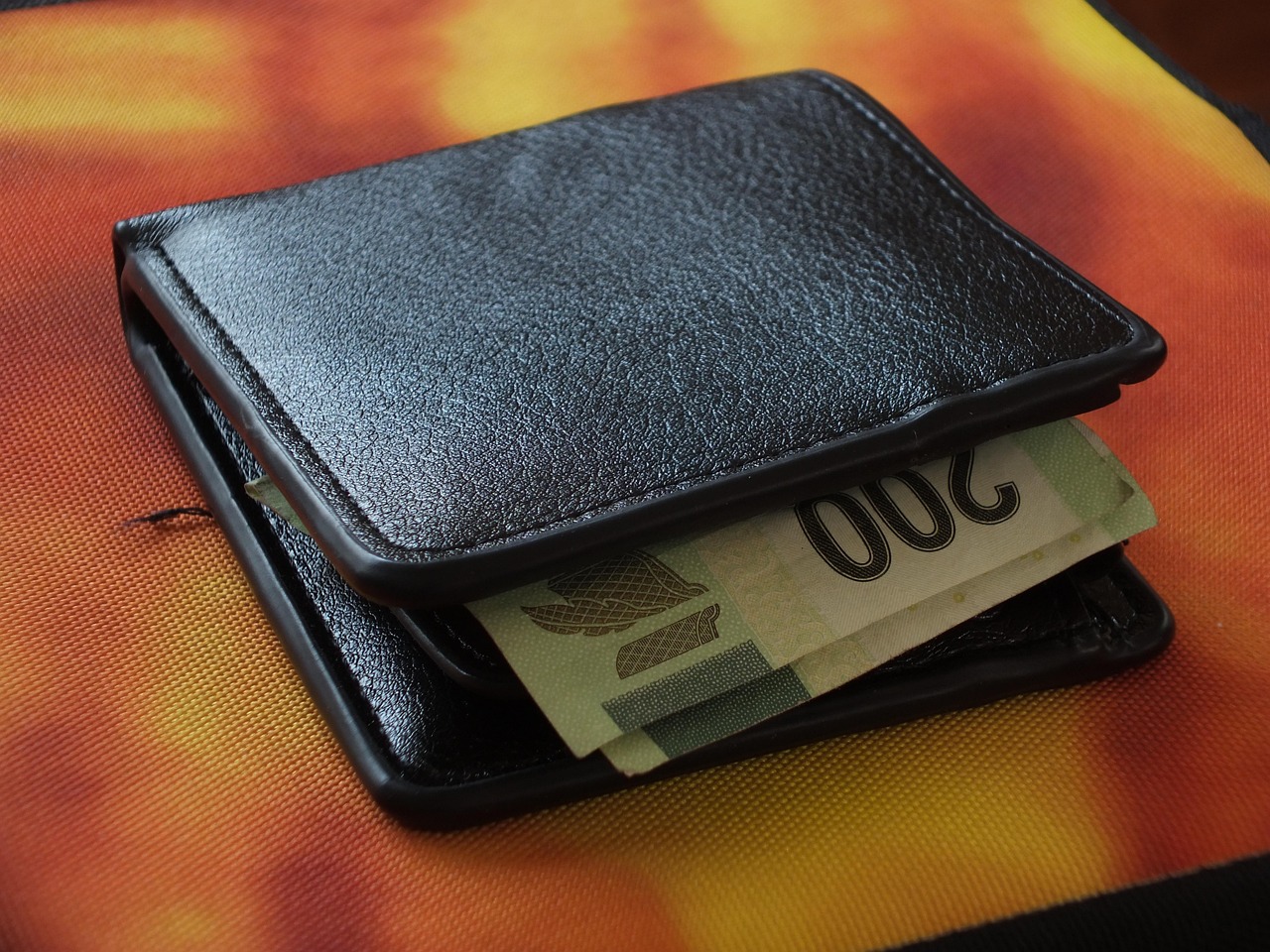 how to earn passive income with crypto - HourlyMail24
